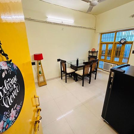 לקנאו The Yellow House - Couple'S Getaway In Gomti Nagar- 1 Bhk מראה חיצוני תמונה